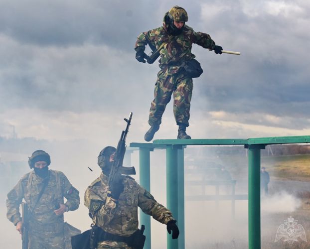 Омский ОМОН отпраздновал свое 27-летие военизированной эстафетой
