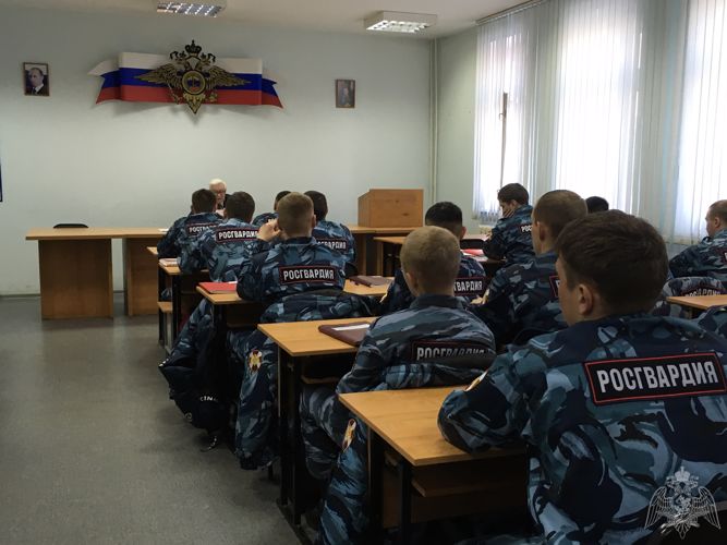В Омске прошла встреча ветеранов службы с молодыми сотрудниками Росгвардии