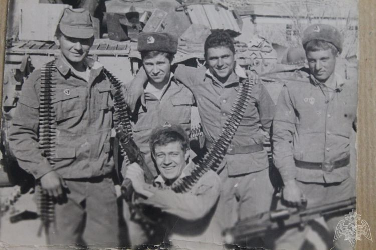 В преддверии Дня вывода советских войск из Афганистана семья военнослужащих омской Росгвардии провела «Урок мужества»  в средней общеобразовательной школе № 33