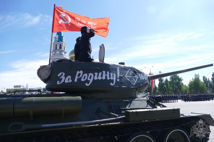 В Омске начальник Управления Росгвардии по Омской области принял участие в Параде Победы 24 июня 2020 года