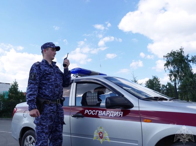 В Омске сотрудники Росгвардии по горячим следам задержали гражданина, подозреваемого в краже велосипеда