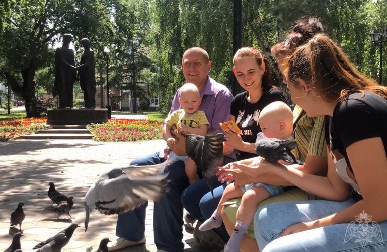 В Омске военнослужащая Омской Росгвардии вместе с семьей рассказала о празднике - Дне семьи любви и верности (Видео)