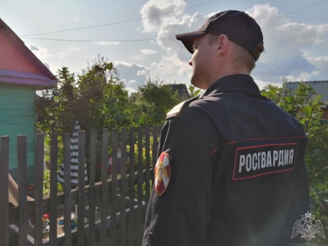 Омские росгвардейцы продолжают работу по обеспечению сохранности имущества в садоводческих товариществах