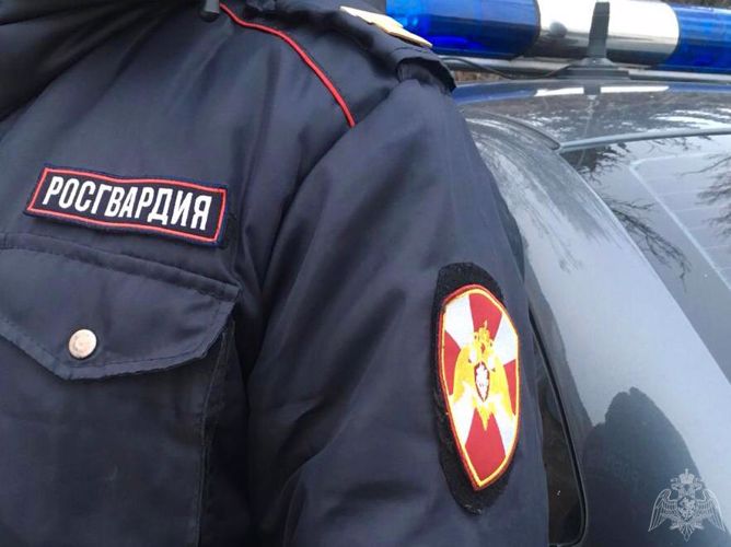 В Омске сотрудники Росгвардии задержали нетрезвого злоумышленника, нанесшего телесные повреждения медработнику 