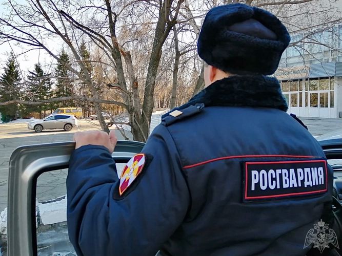 Омские росгвардейцы задержали гражданина, находящегося в федеральном розыске