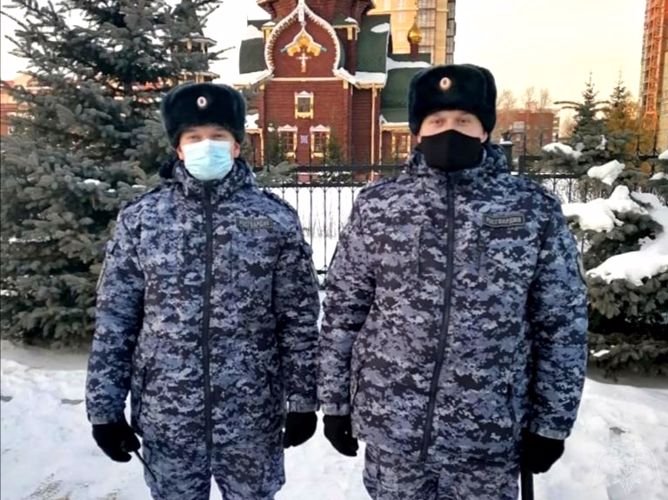 Росгвардейцы Омск обеспечивают безопасность граждан в период празднования крещения Господня 