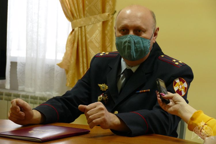 Омские корреспонденты побывали в гостях у начальника центра лицензионно-разрешительной работы Росгвардии