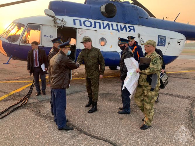 Губернатор Омской области и начальник региональной Росгвардии оценили пожарную обстановку во время облета территории области 