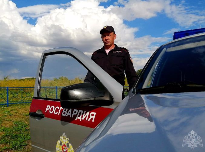 В Омске сотрудники Росгвардии задержали уличного дебошира, нанесшего телесные повреждения местному жителю 