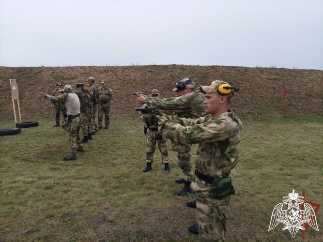В Омском центре подготовки личного состава Сибирского округа Росгвардии прошли сборы по огневой подготовке