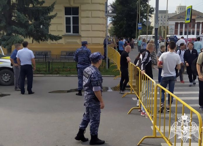 Сотрудники Росгвардии приняли участие в обеспечении общественного порядка на открытии сельских спортивных игр в Омске