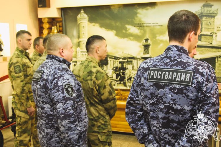 Росгвардейцы посетили экскурсию музея МЧС Омской области