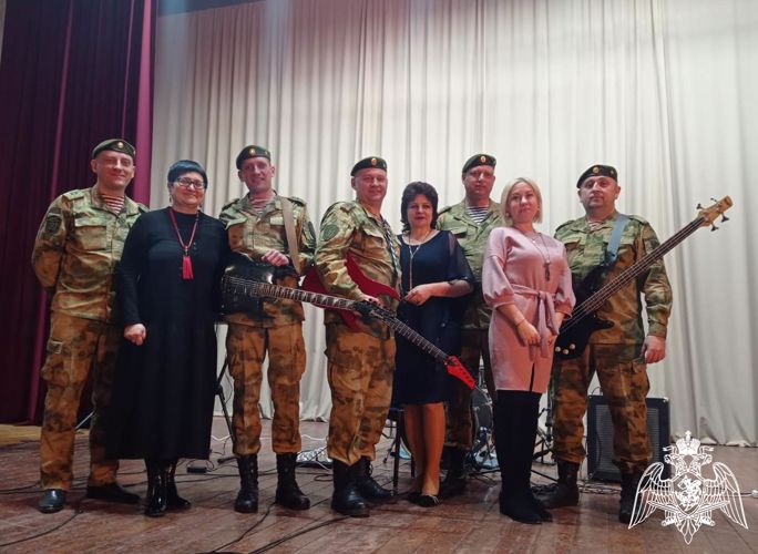 В День памяти воинов-интернационалистов в Омской области ансамбль воинской части Росгвардии организовал для местных жителей концерт