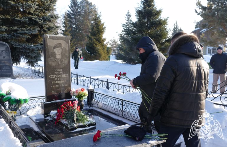 В день 30-летия омского СОБР росгвардейцы почтили память погибших коллег