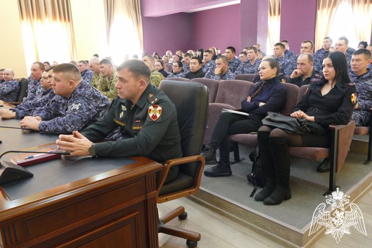 Росгвардейцы приняли участие в просветительской лекции общества «Знание» в Омске