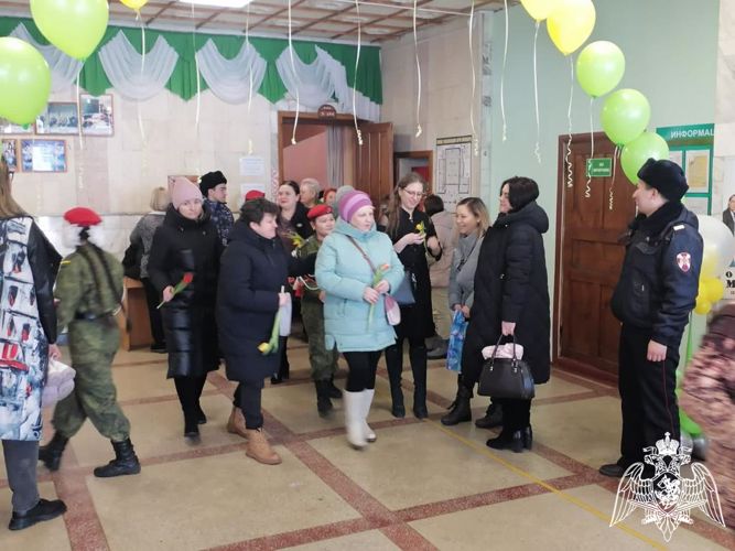 В Омской области росгвардейцы приняли участие в обеспечении правопорядка при проведении массовых мероприятий 