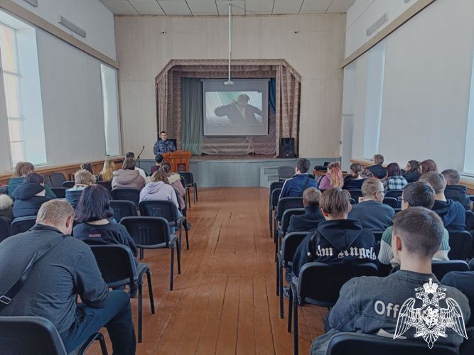 Росгвардейцы провели уроки мужества для школьников и студентов в Омской области