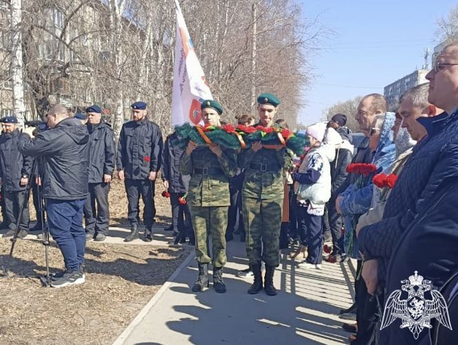 Росгвардейцы почтили память Героя России Олега Охрименко в Омске