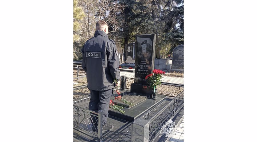 Росгвардейцы почтили память Героя России Олега Охрименко в Омске