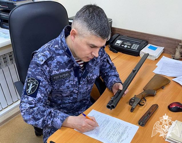 В Омской области сотрудники Росгвардии продолжают мероприятия по приему гражданского оружия и боеприпасов на возмездной основе
