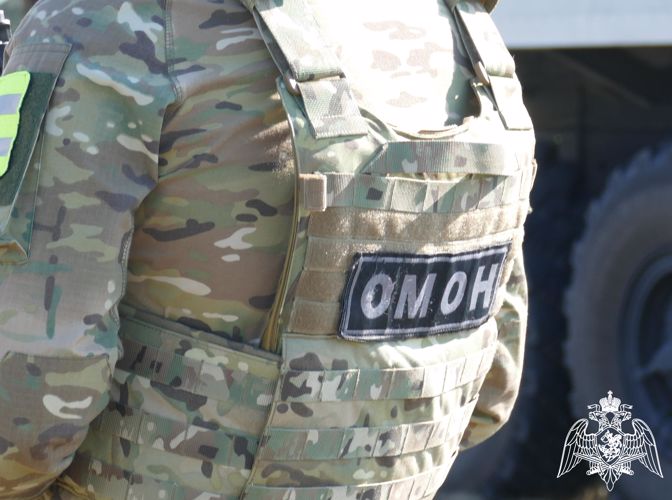 Сотрудники спецподразделения Росгвардии оказали содействие полиции и УФСБ при выявлении нарушений в сфере миграционного законодательства в Омске