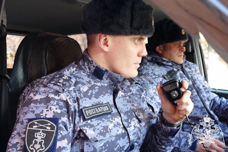 В Омске вневедомственная охрана и спецназ Росгвардии приняли участие в съемках социального телепроекта