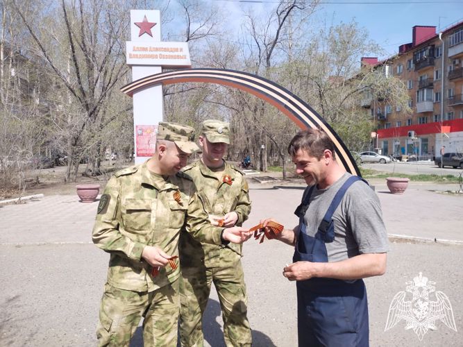 Личный состав омской Росгвардии принимает участие во всероссийских патриотических акциях «Георгиевская ленточка» и «Синий платочек»