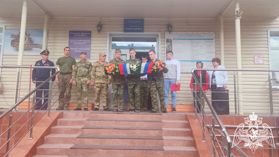 Военнослужащие Росгвардии в Омске приняли участи в Дне памяти погибших в Чечне омичей