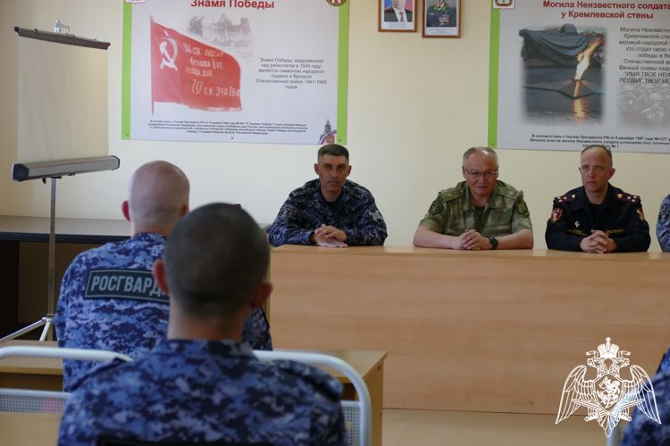 В Омске руководители региональной Росгвардии встретились с юношами, призванными на срочную службу в войска национальной гвардии РФ