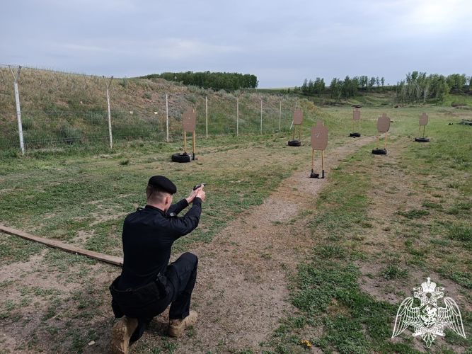 В Омском учебном центре Росгвардии завершился курс профессиональной подготовки сотрудников ОМОН и СОБР 
