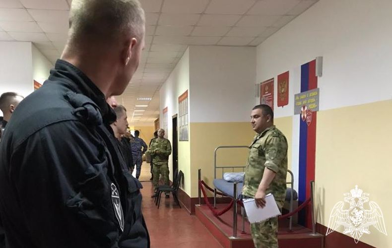 В Омском учебном центре Росгвардии завершился курс профессиональной подготовки сотрудников ОМОН и СОБР 