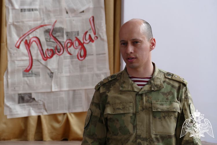 В Омске росгвардейцы приняли участие во всероссийской патриотической акции - «Эстафета Знамени Победы»