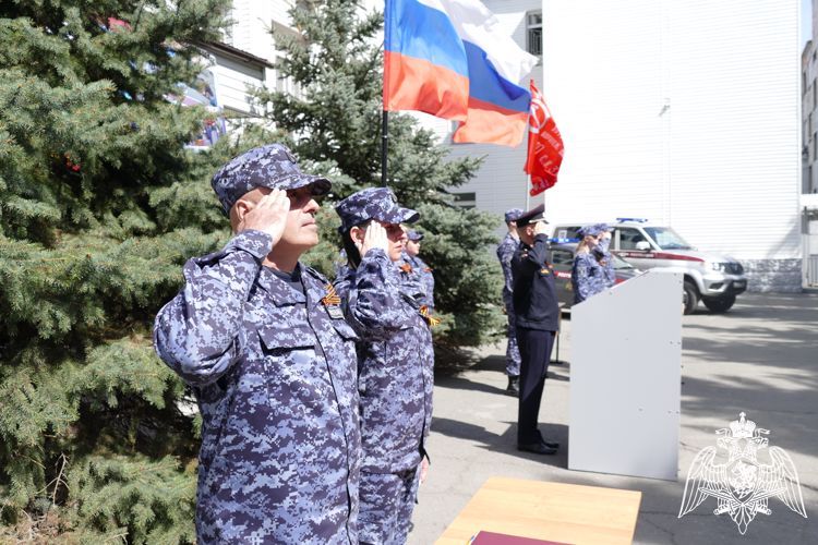 В Управлении вневедомственной охраны Росгвардии по Омской области сотрудники ведомства приняли присягу