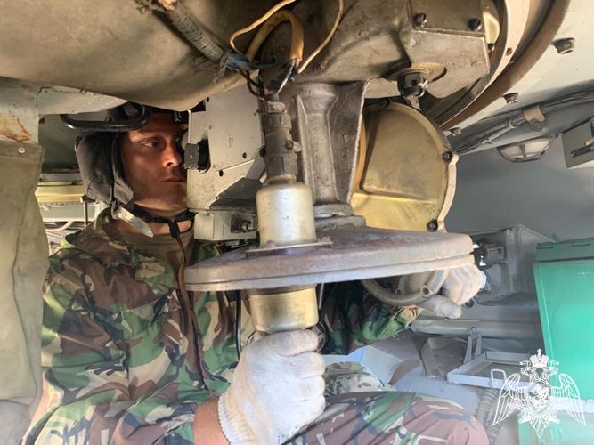 В Омском центре подготовки личного состава Сибирского округа Росгвардии состоялся очередной выпуск водителей и наводчиков БТР
