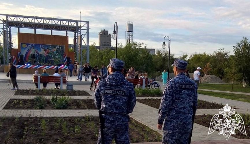 Сотрудники Росгвардии в Омской области приняли участие в обеспечении безопасности граждан при проведении массовых мероприятий