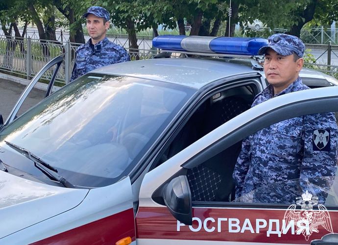 Росгвардейцы помогли вернуть домой пропавшего ребенка в Омске