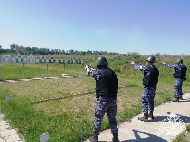 В омском центре подготовки личного состава Сибирского округа Росгвардии состоялся очередной выпуск сотрудников вневедомственной охраны