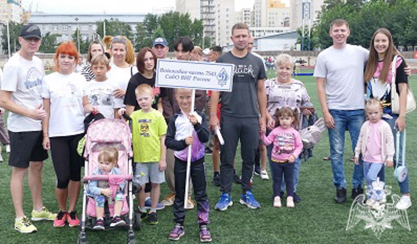 Росгвардейцы и члены их семей приняли участие в празднике «Папа, мама, я – спортивная семья» в Омске