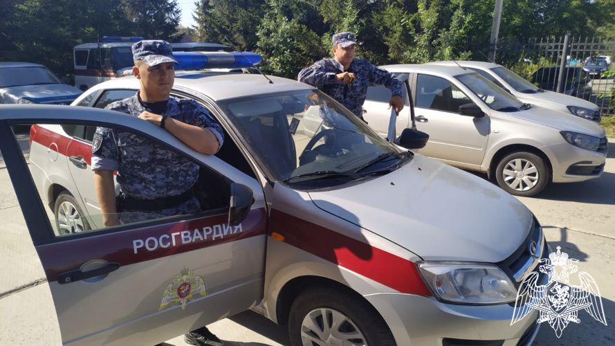 Патруль Росгвардии помог вернуться домой пенсионеру из Омска