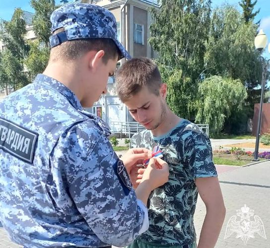 Росгвардия приняла участие в обеспечении безопасности праздничных мероприятий, посвященных Дню государственного флага России в Омской области