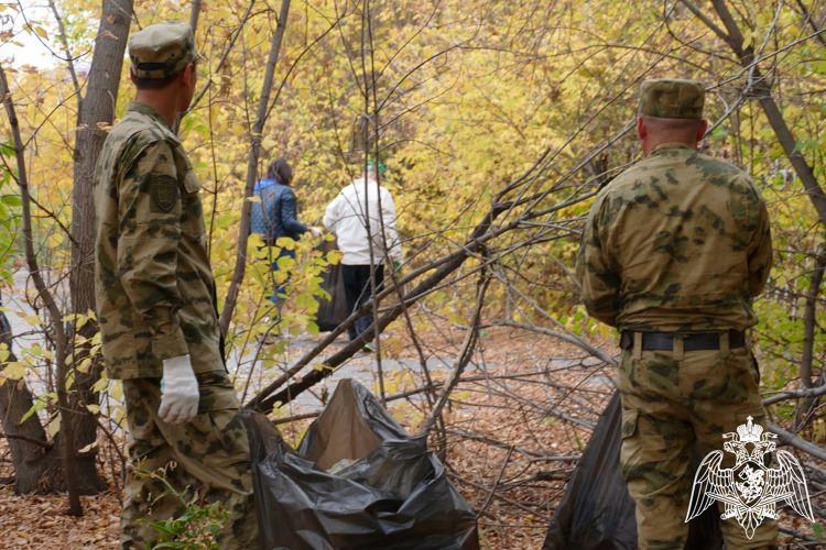 Росгвардейцы поддержали всероссийскую экологическую акцию «Зеленая Россия» в Омске