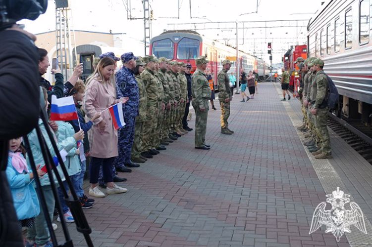 В Омске торжественно встретили спецназ Росгвардии – победителей соревнований в Гудермесе