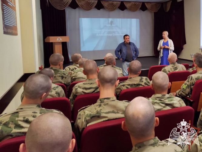 Показ документального фильма «Покоривший космос» состоялся для росгвардейцев в Омске