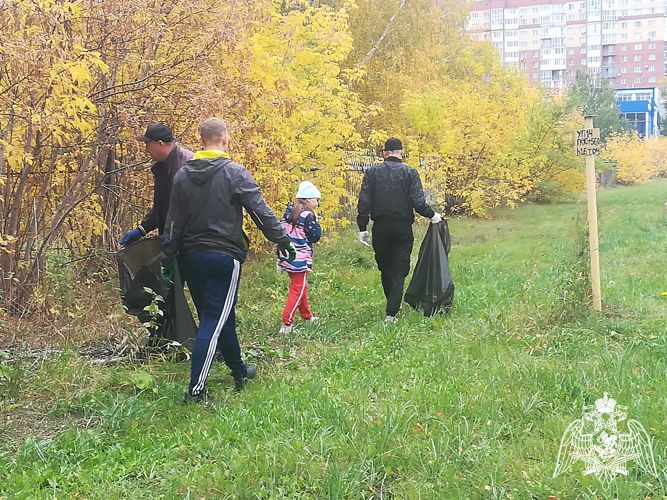     Росгвардейцы поддержали всероссийскую экологическую акцию «Зеленая Россия» в Омске