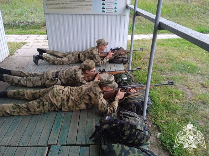 Военнослужащие воинских частей Росгвардии по охране ВГО прошли курс подготовки в Омске