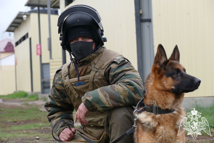 Омский ОМОН отмечает профессиональный праздник