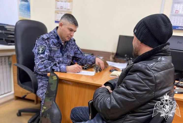 В Омской области сотрудники Росгвардии продолжают мероприятия по приему гражданского оружия и боеприпасов на возмездной основе