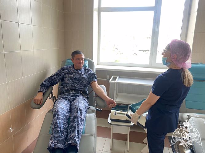 Росгвардейцы пополнили омский банк донорской крови в рамках акции «От сердца к сердцу»