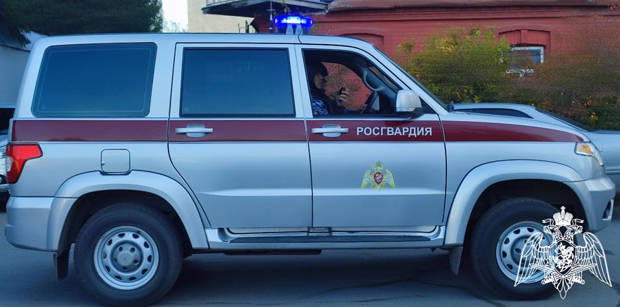 Сотрудники Росгвардии в Омске помогли вернуться домой 8-летнему мальчику