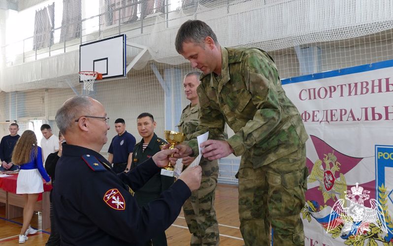 Чемпионат Сибирского округа войск национальной гвардии Российской Федерации по рукопашному бою завершился в Омске